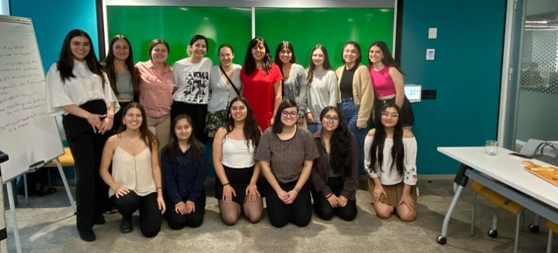 Estudiantes de Geología participan en mentoría con BHP Chile y Fundación Trascender