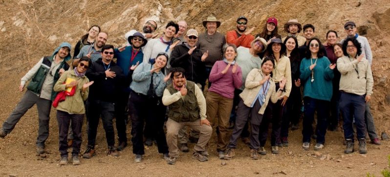 Referentes internacionales visitan el Departamento de Geología UCHILE con visitas a terreno y curso de suelos con aplicaciones en paleosismología y paleoclima